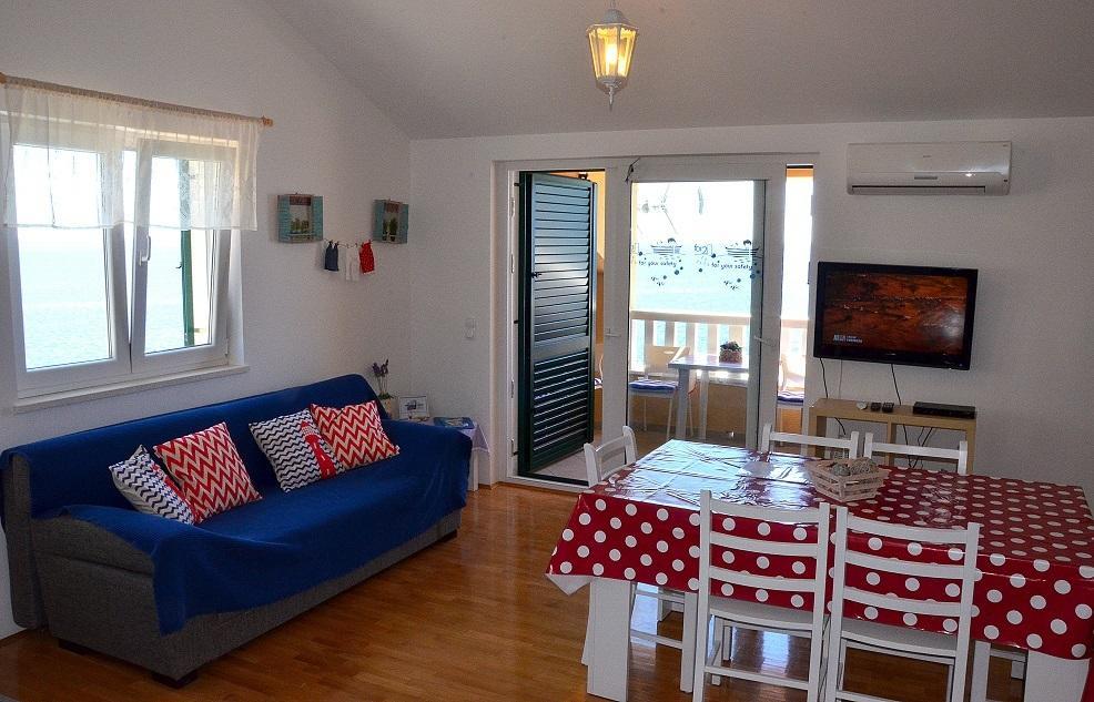 Villa Fortudor Milna  Rum bild