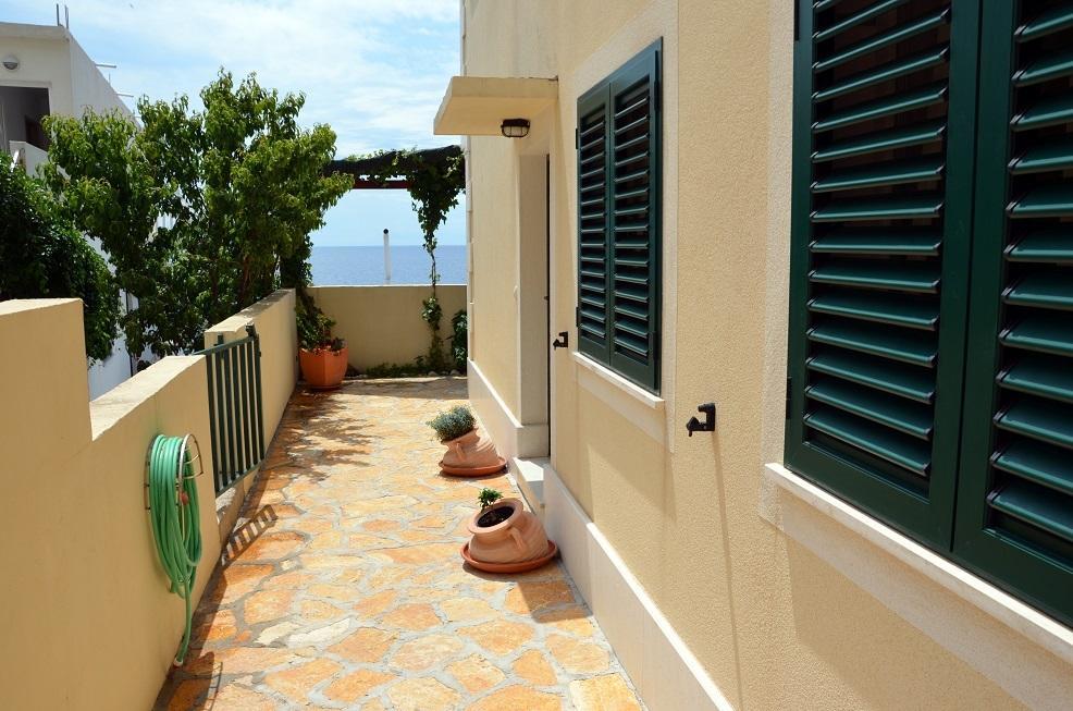 Villa Fortudor Milna  Rum bild