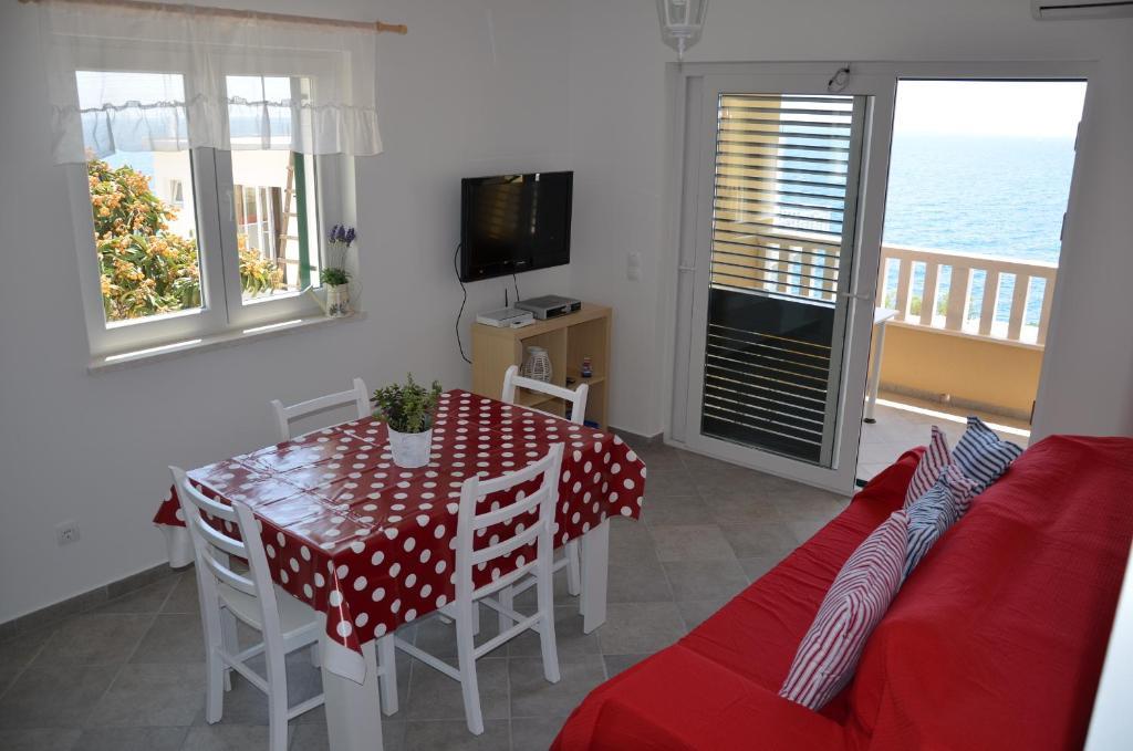 Villa Fortudor Milna  Rum bild